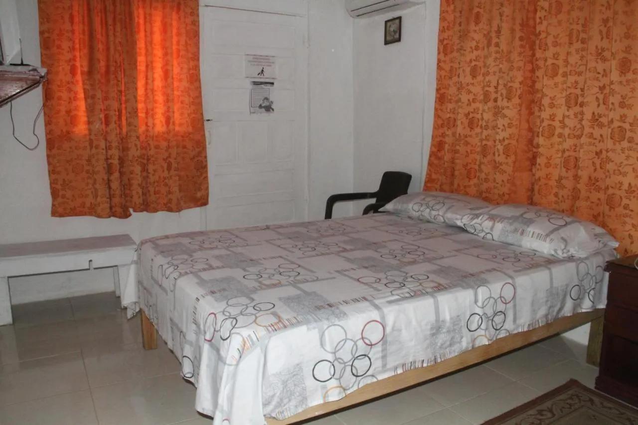 Guest house Room In Apartment - Green Sea Villa Helen Inn Located At Kilometer 4 Circunvalar San Andres